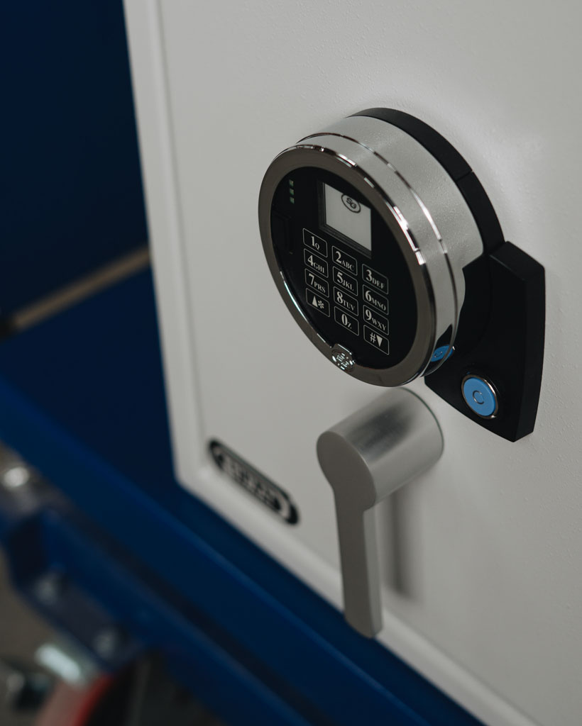 Deposit Safe AustroSafe 690 lock